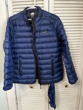 Roots packable down jacket